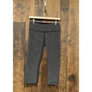 Lululemon Wunder Under Crop Parallel Stripe Black White Size 8 EUC